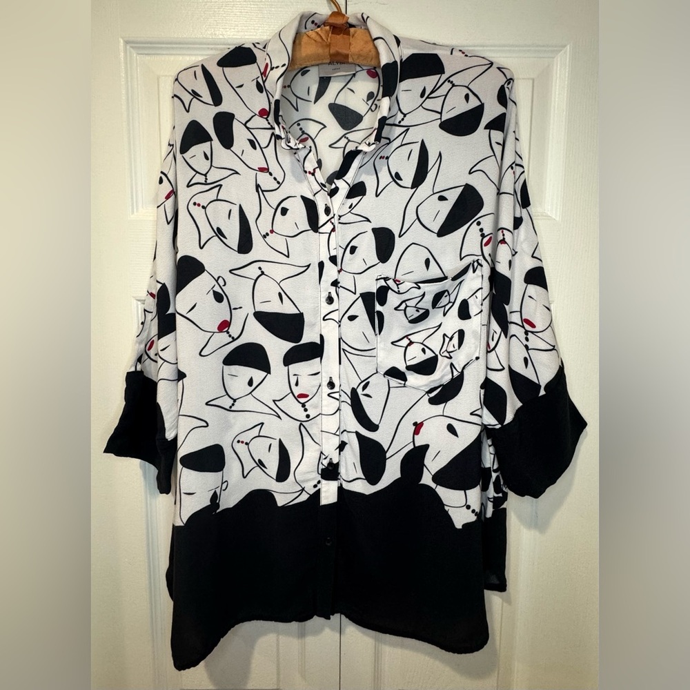 ALYSI Graphic Face Print Button-Up Shirt | Made in Italy Size US 10 EUC